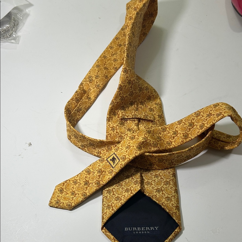 Burberry Yellow Patterned Tie - Picture 12 of 16